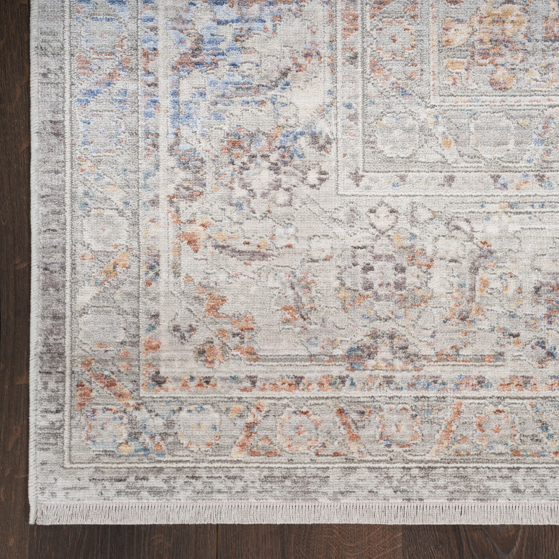 Nourison Home Elegant Heirlooms  Ivory Blue  Traditional