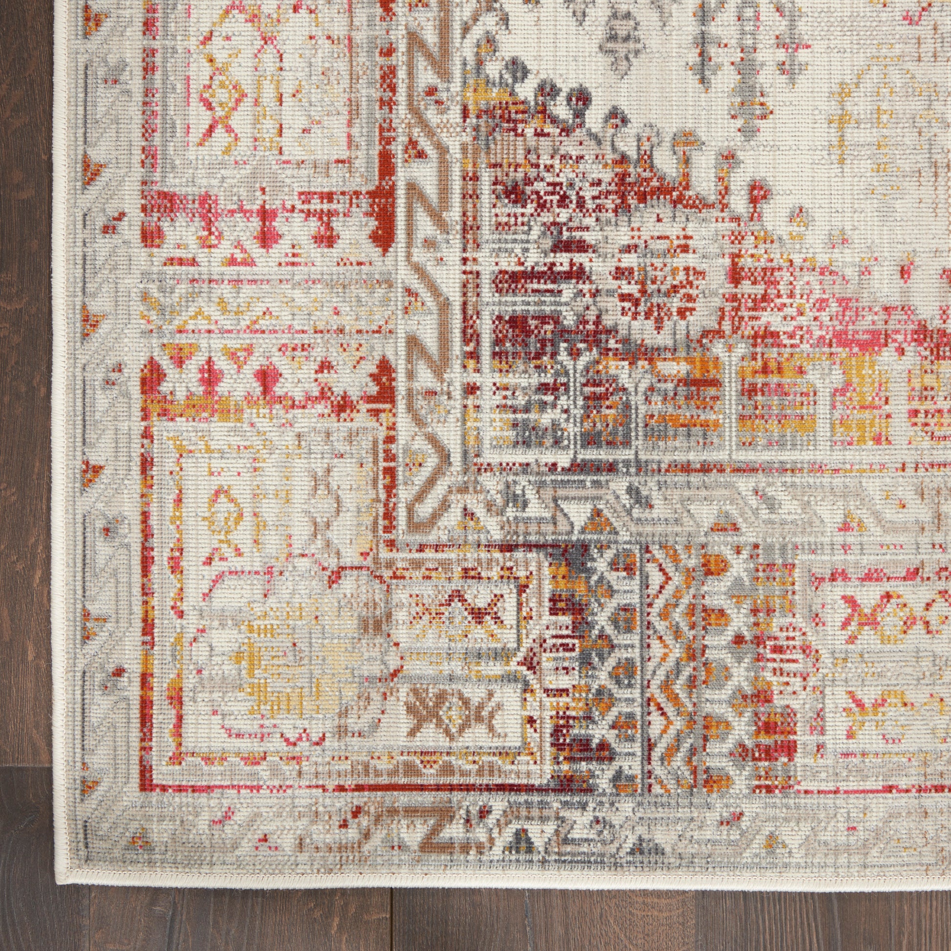 Nourison Home Vintage Kashan  Ivory Red  Traditional