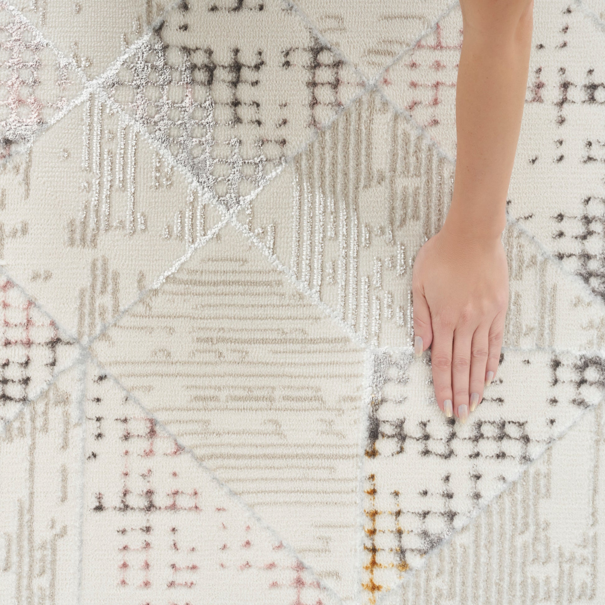 Nourison Home Glitz  Ivory Multicolor  Contemporary