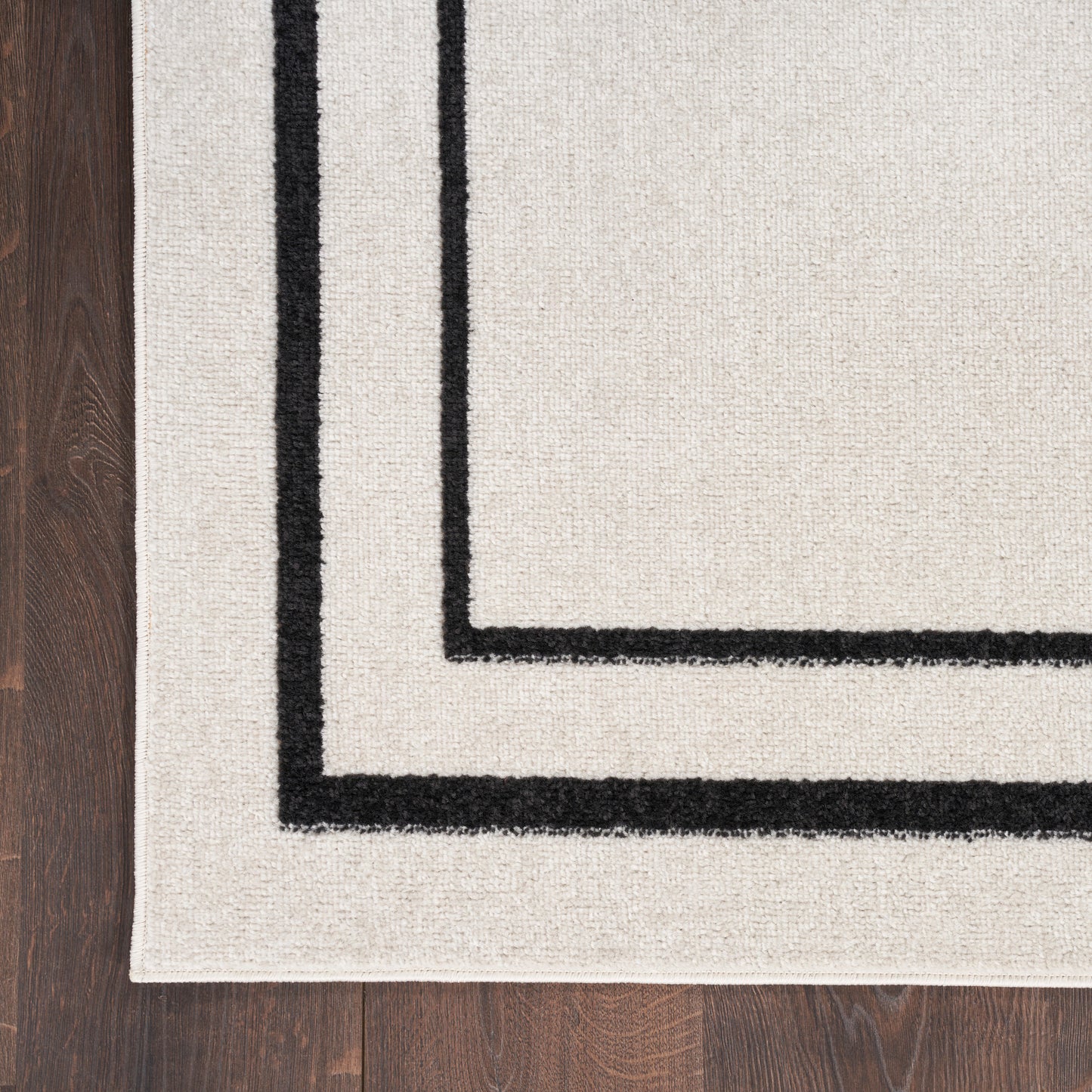 Nourison Home Nourison Essentials  Ivory Black  Contemporary