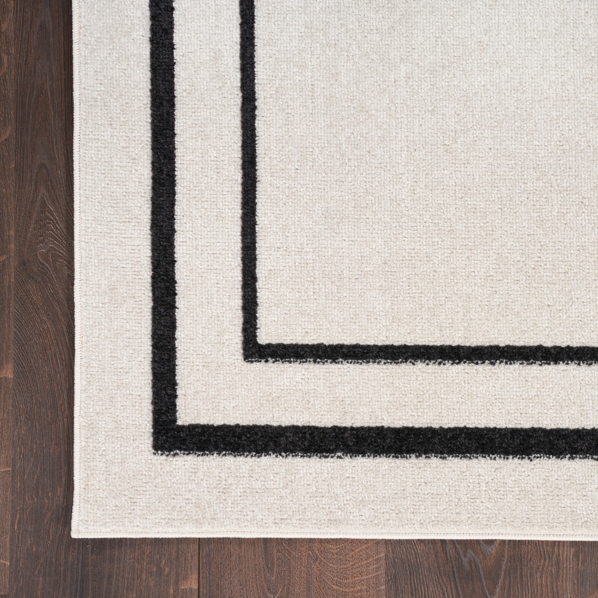 Nourison Home Nourison Essentials  Ivory Black  Contemporary