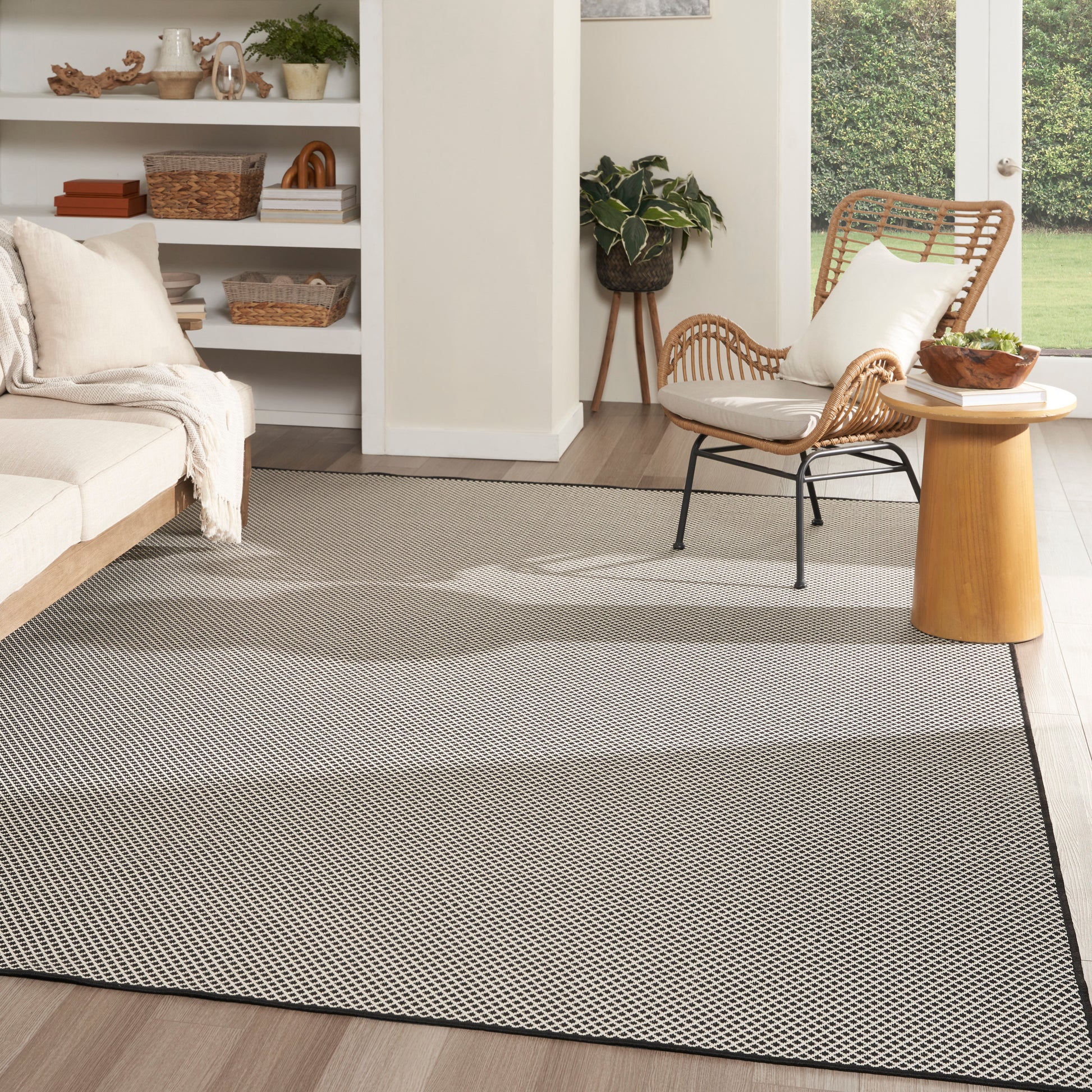 Nourison Home Courtyard  Black White  Contemporary