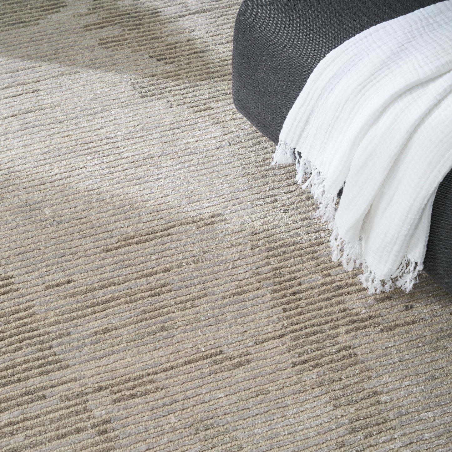 Nourison Home Ellora  Ivory Grey  Contemporary