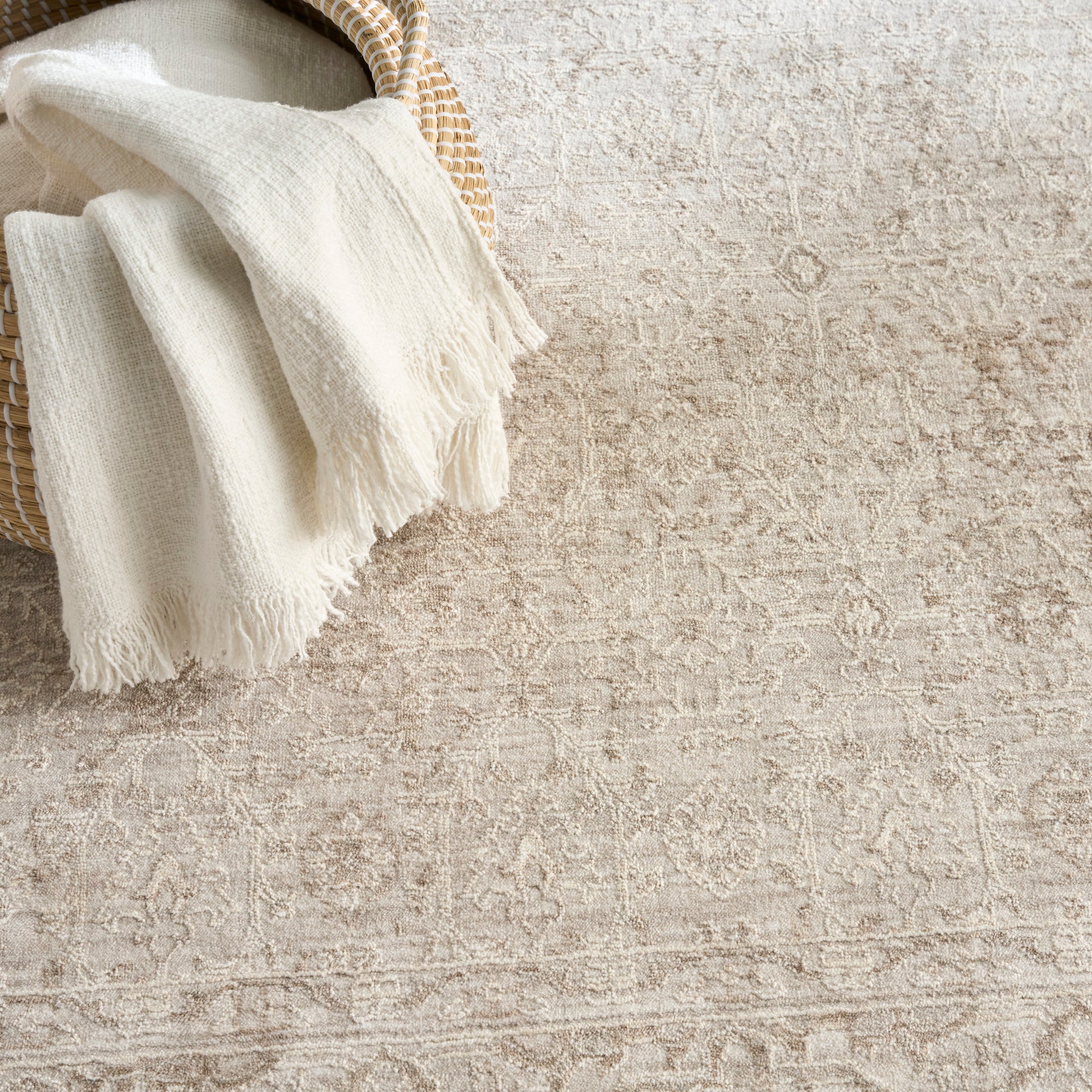 Nourison Home Shadows  Ivory Grey  Traditional