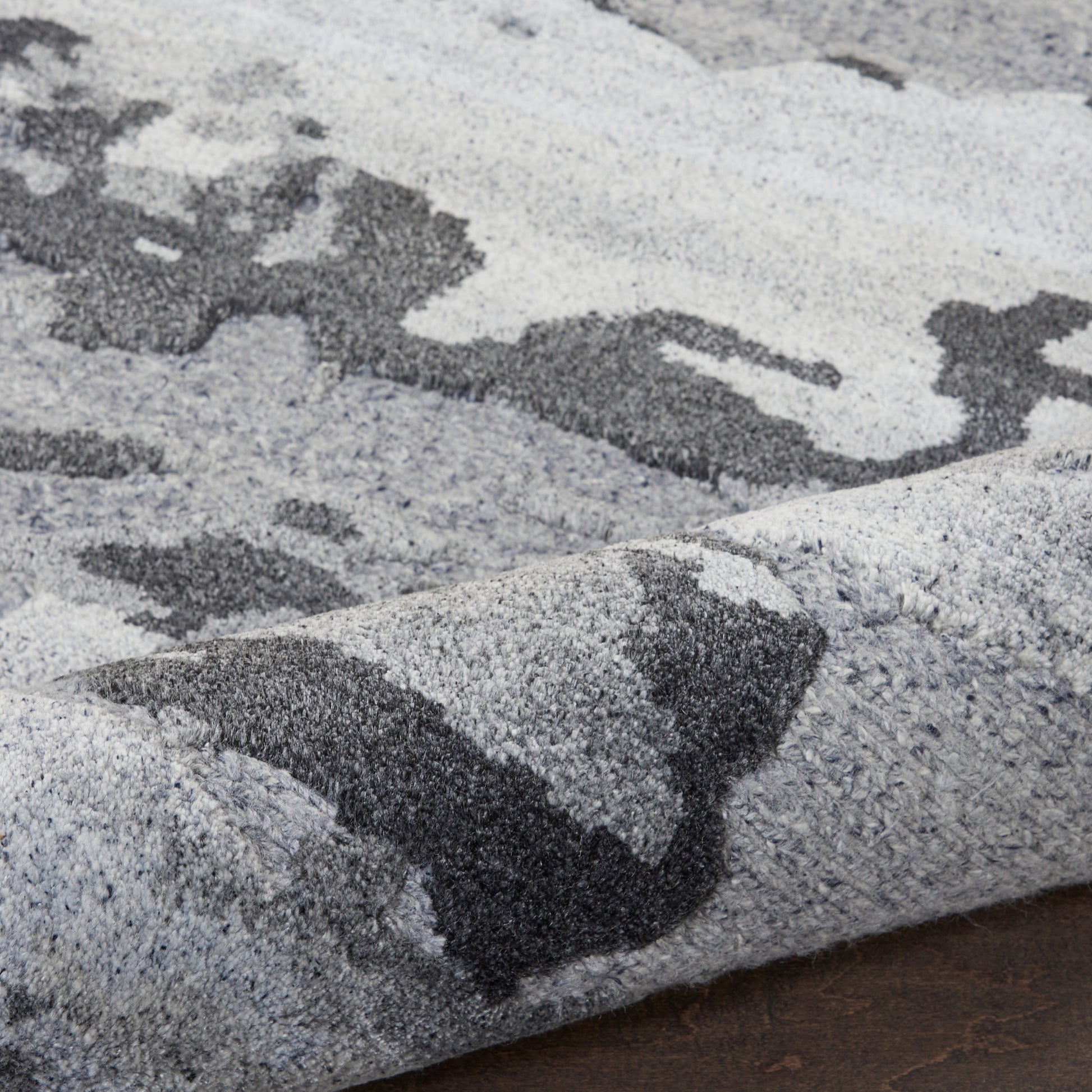 Nourison Home Divine  Smoke  Contemporary