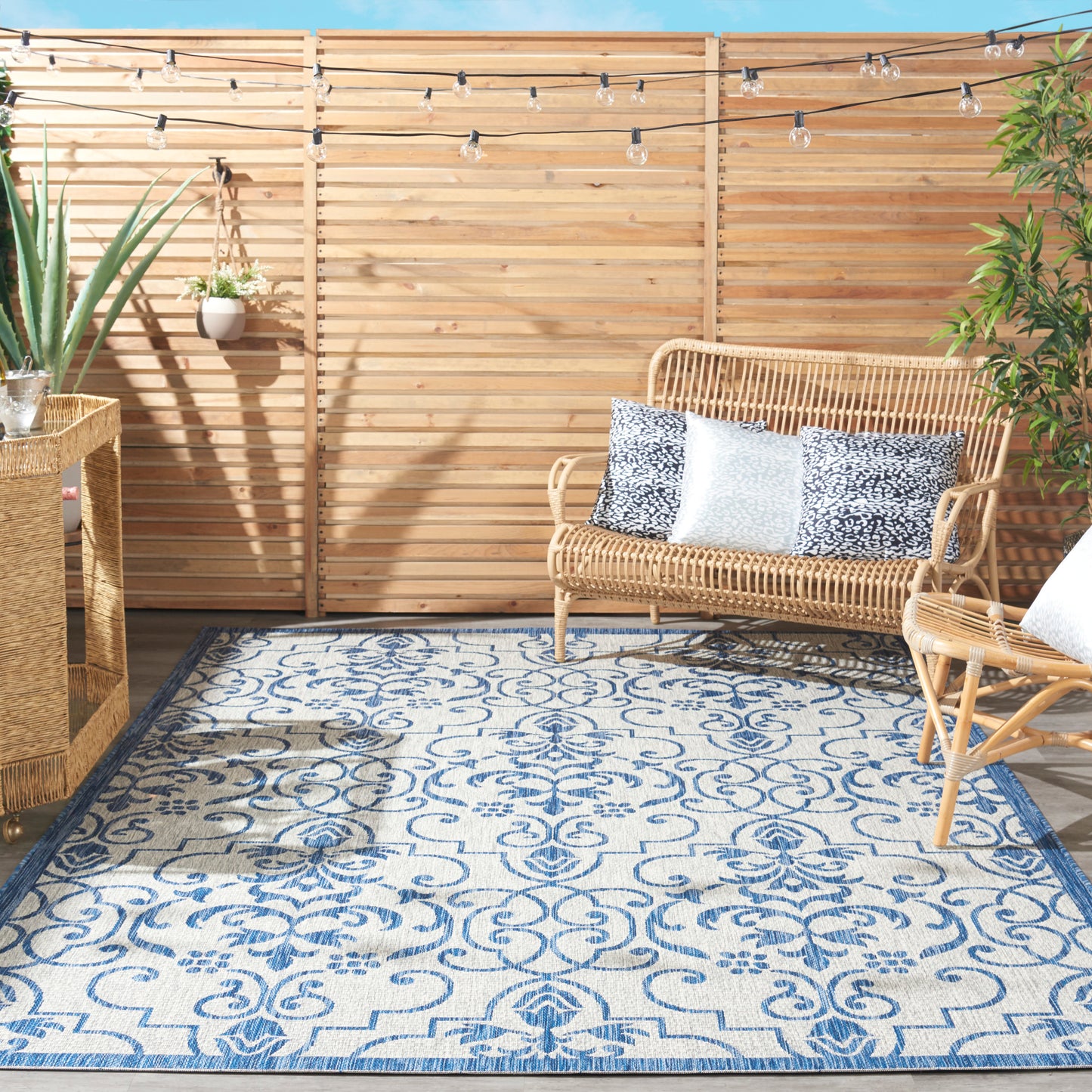 Nourison Home Country Side  Ivory Blue  Transitional