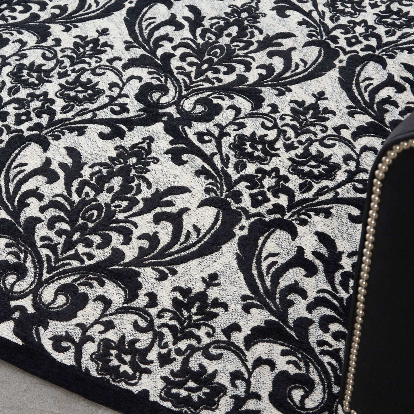 Nourison Home Damask  Black White  Traditional