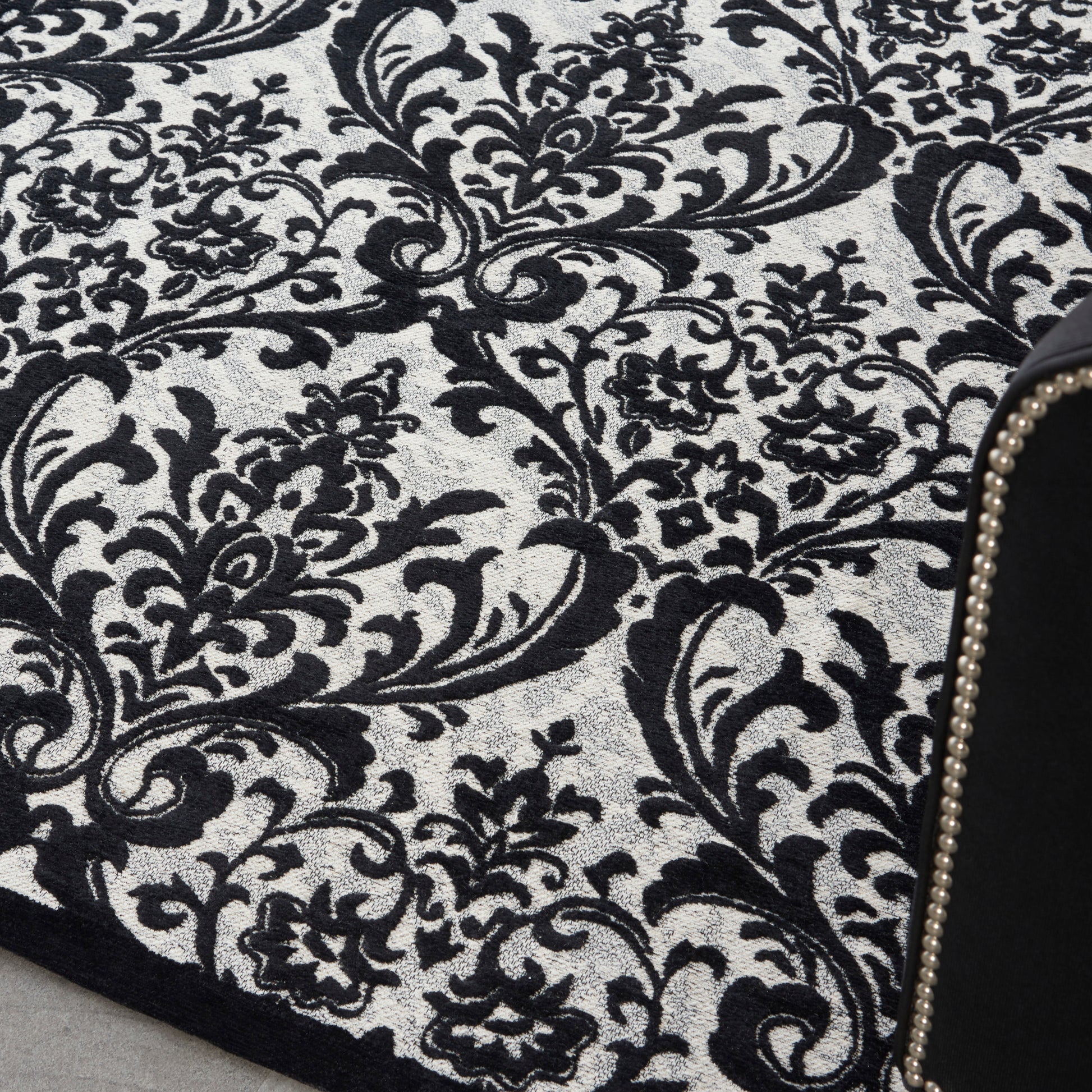 Nourison Home Damask  Black White  Traditional