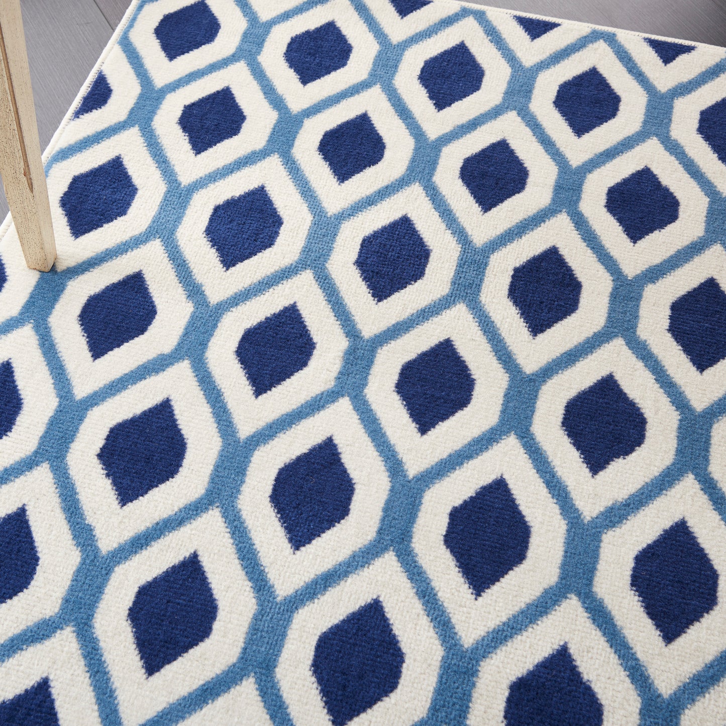 Nourison Home Grafix  White Navy  Contemporary