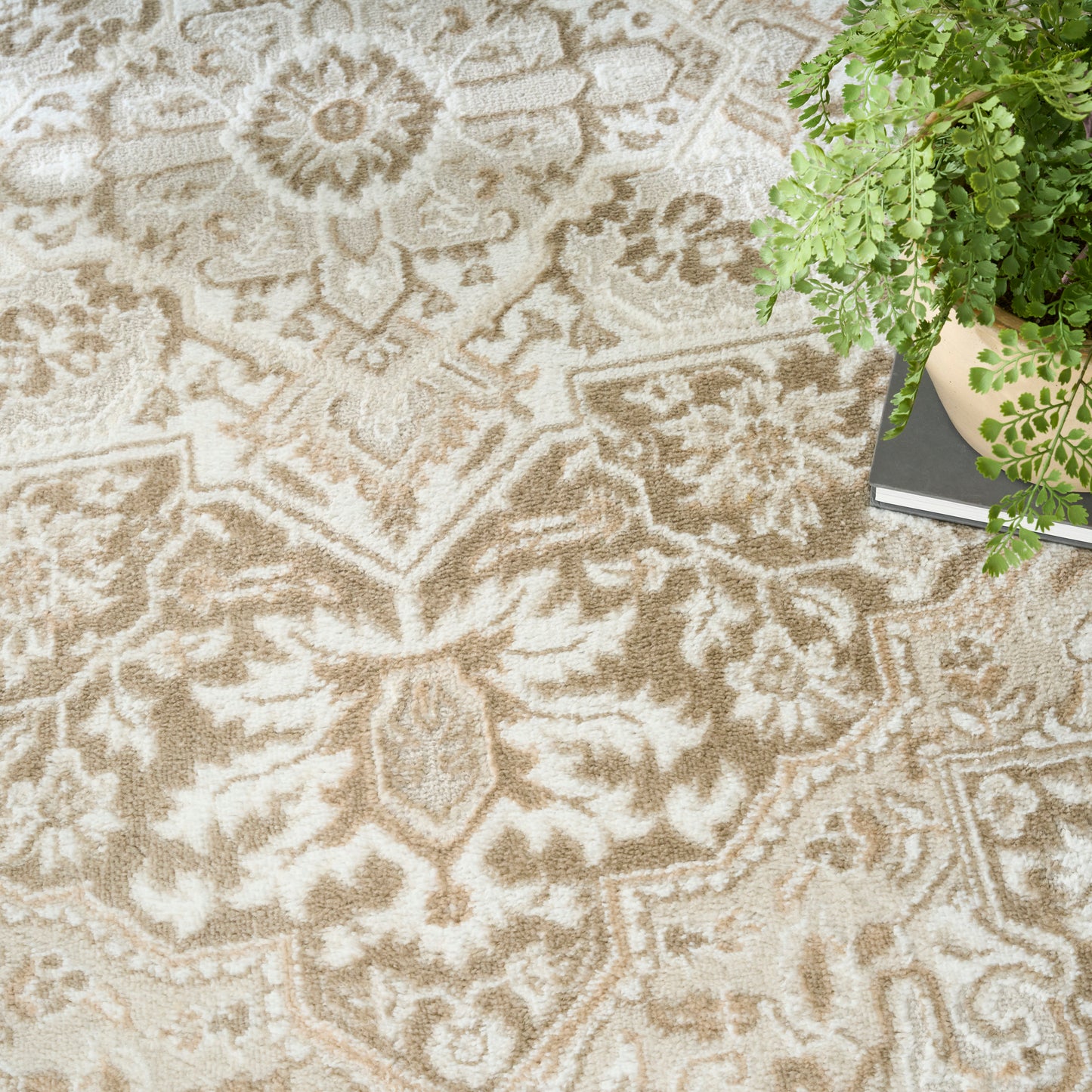 Nourison Home Dekor  Taupe Ivory  Traditional