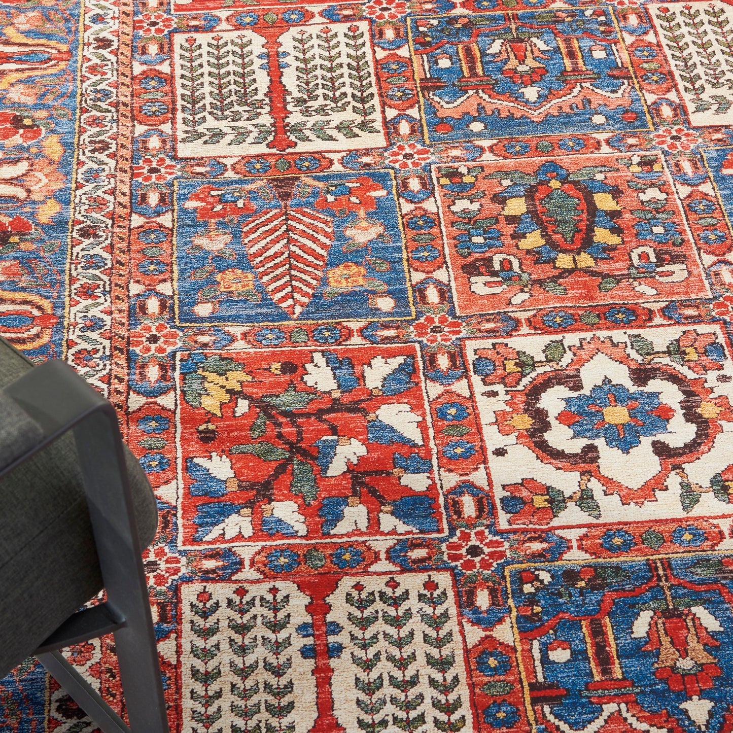 Nourison Home Fulton  Red  Traditional