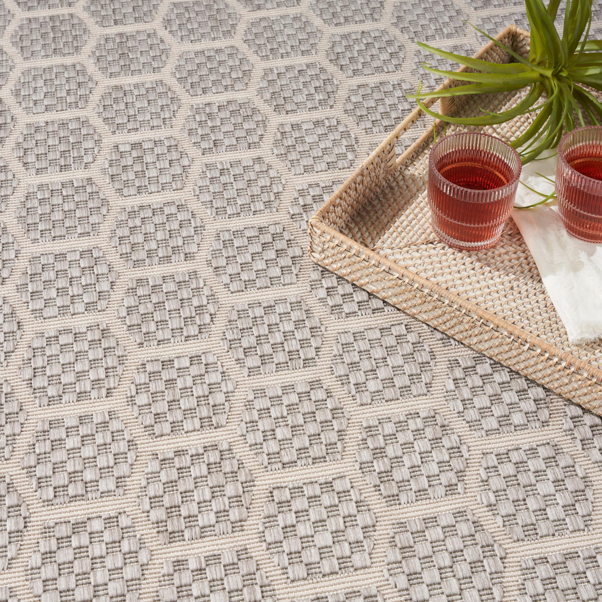 Nourison Home Twist Reversible  Grey  Contemporary