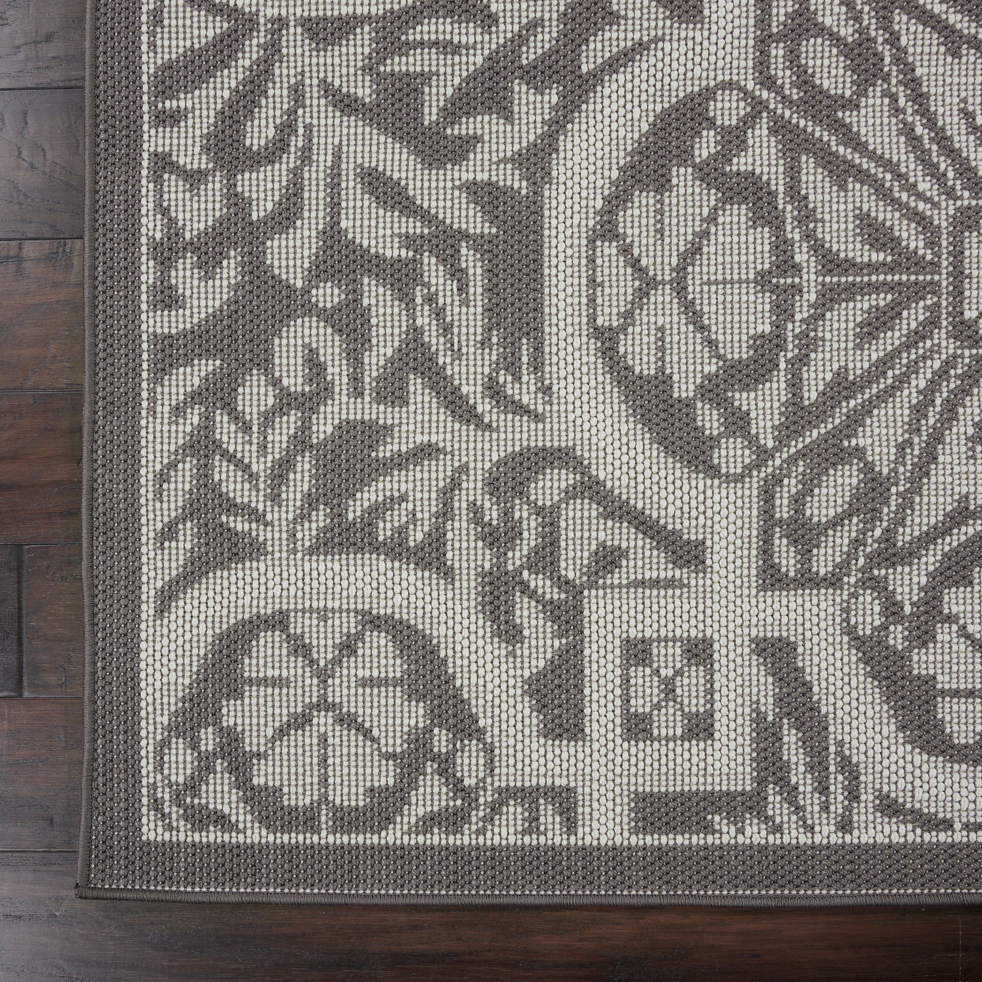 Nourison Home Aruba  Ivory Grey  Transitional