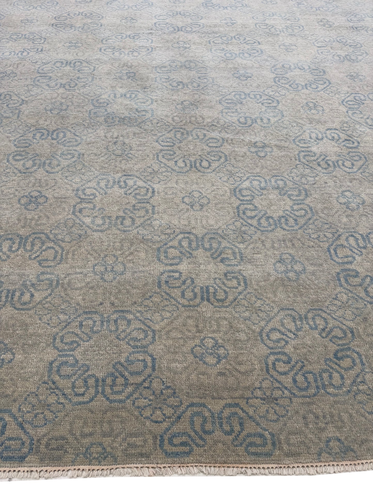 Artisan Samara Lt.Grey Transitional Knotted Rug