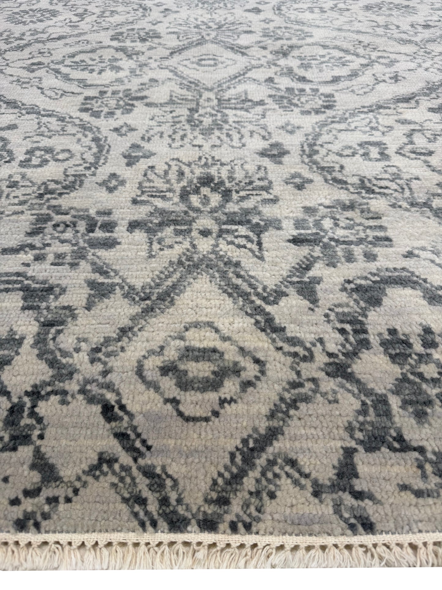 Artisan Samara Silver Transitional Knotted Rug
