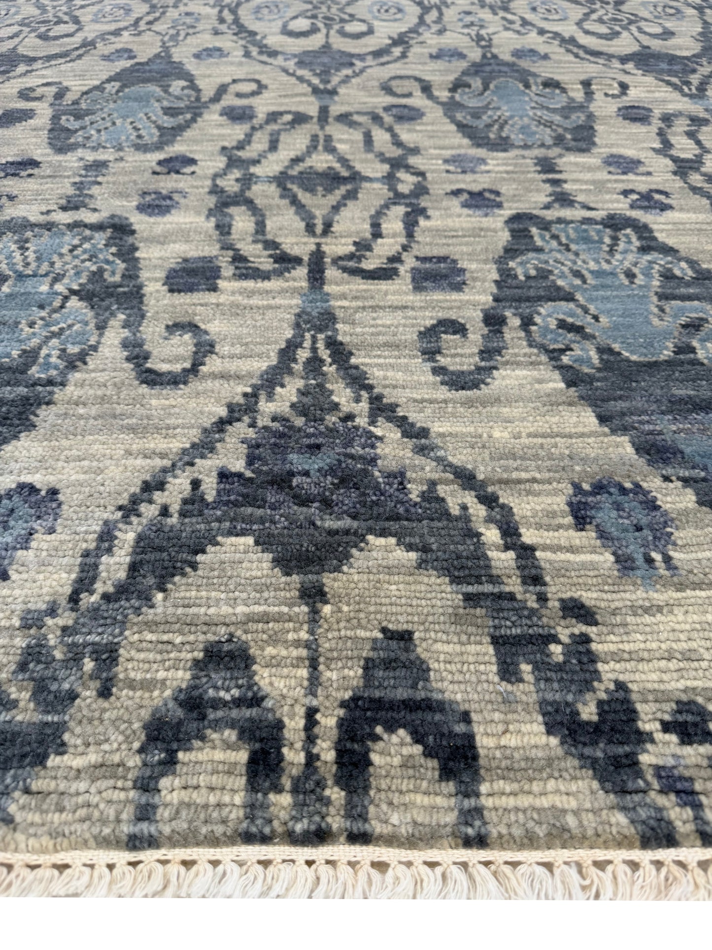 Artisan Samara Tq.Grey Transitional Knotted Rug