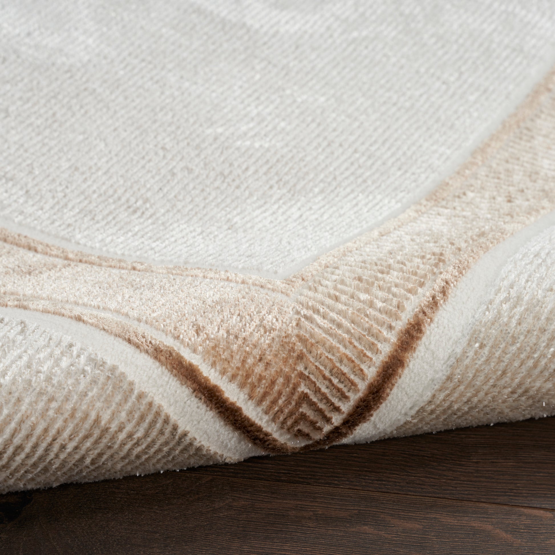 Nourison Home Glitz  Ivory Cream  Contemporary