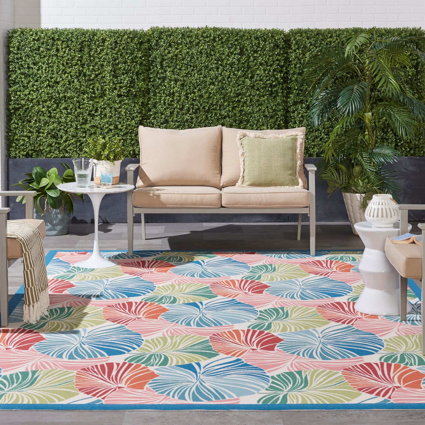 Waverly Sun N Shade  Multicolor  Contemporary