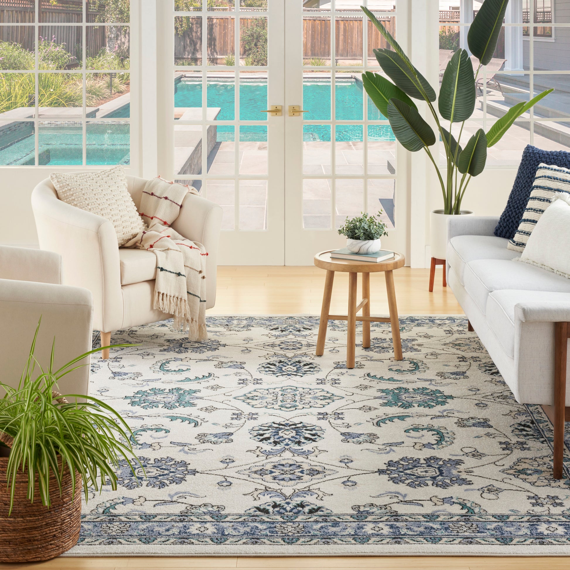 Nourison Home Nourison Essentials  Ivory Blue  Traditional