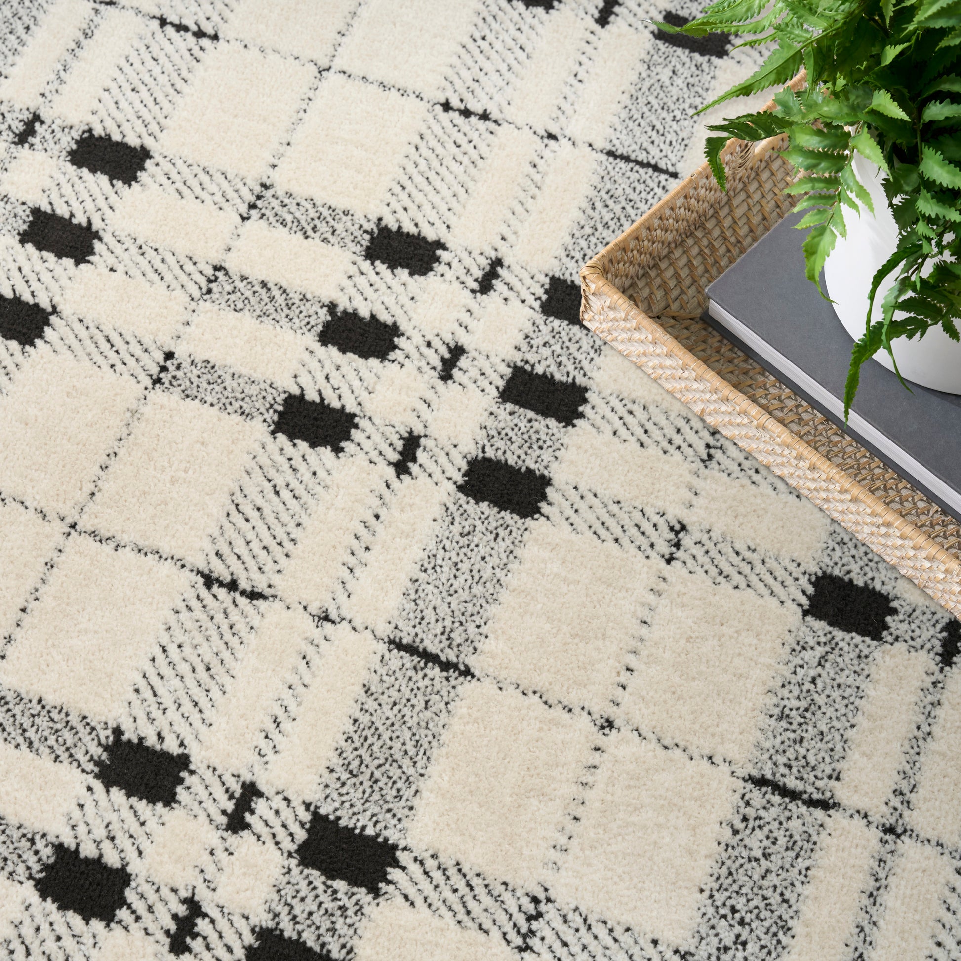 Nourison Home Modern Comfort  Ivory Black  Contemporary