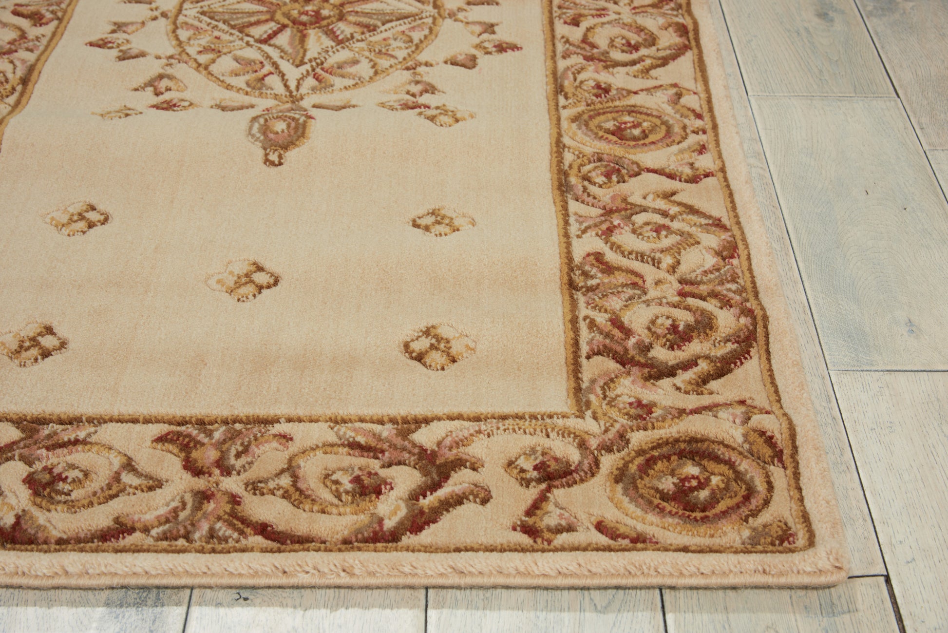 Nourison Home Ashton House  Beige  Traditional