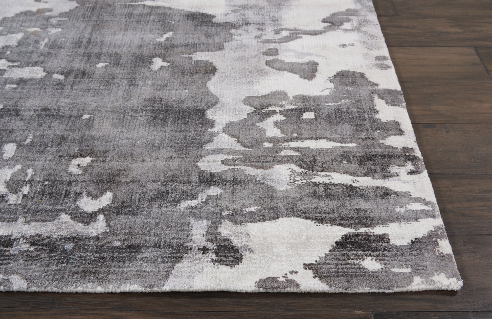 Nourison Home Safari Dreams  Grey  Contemporary