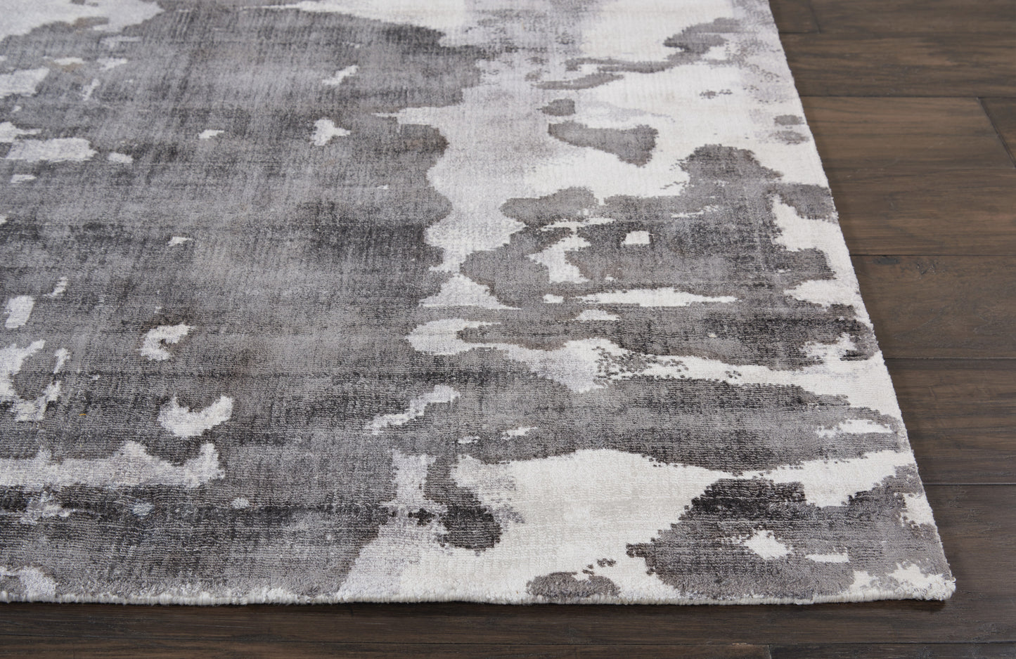 Nourison Home Safari Dreams  Grey  Contemporary