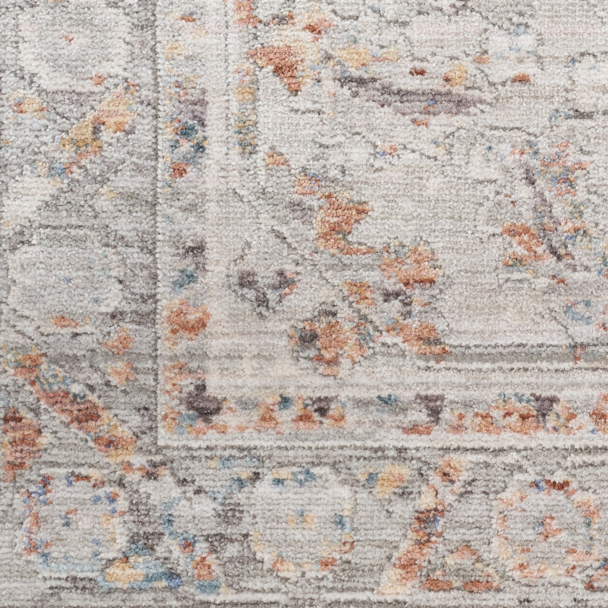 Nourison Home Elegant Heirlooms  Ivory Blue  Traditional