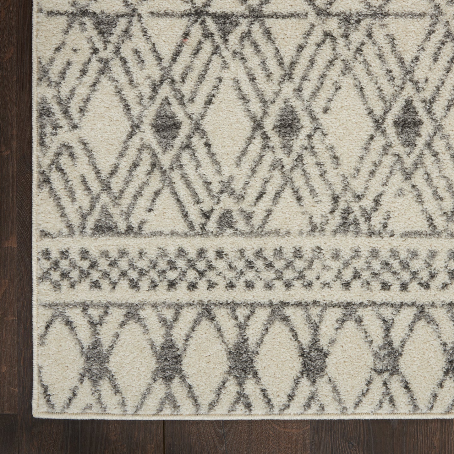 Nourison Home Passion  Ivory Grey  Transitional