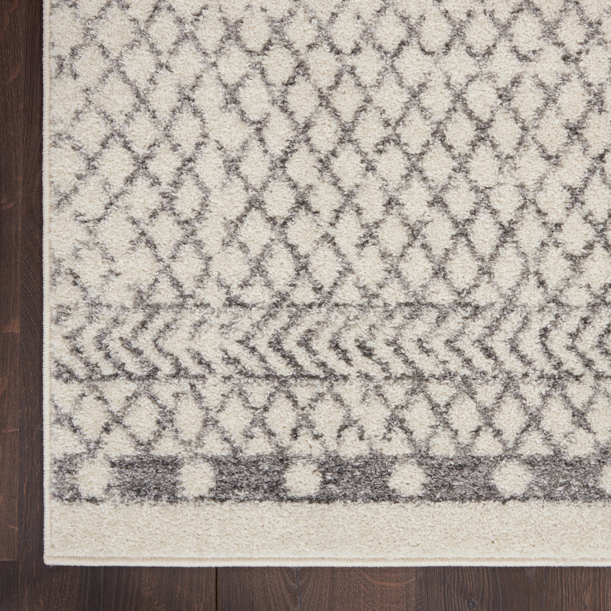 Nourison Home Passion  Ivory Grey  Transitional