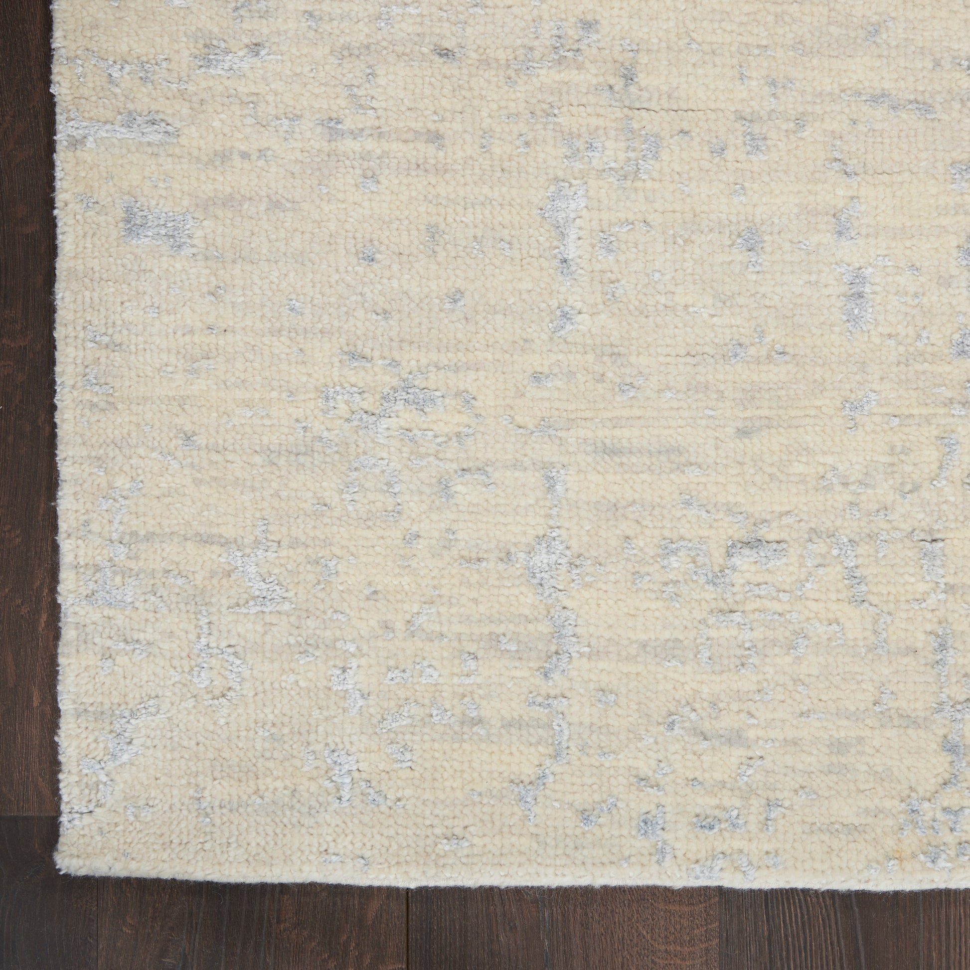 Nourison Home Luna  Ivory Silver Blue  Contemporary