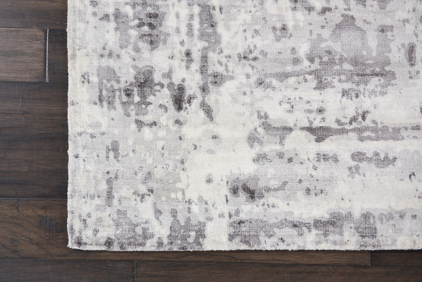 Nourison Home Safari Dreams  Ivory Grey  Contemporary