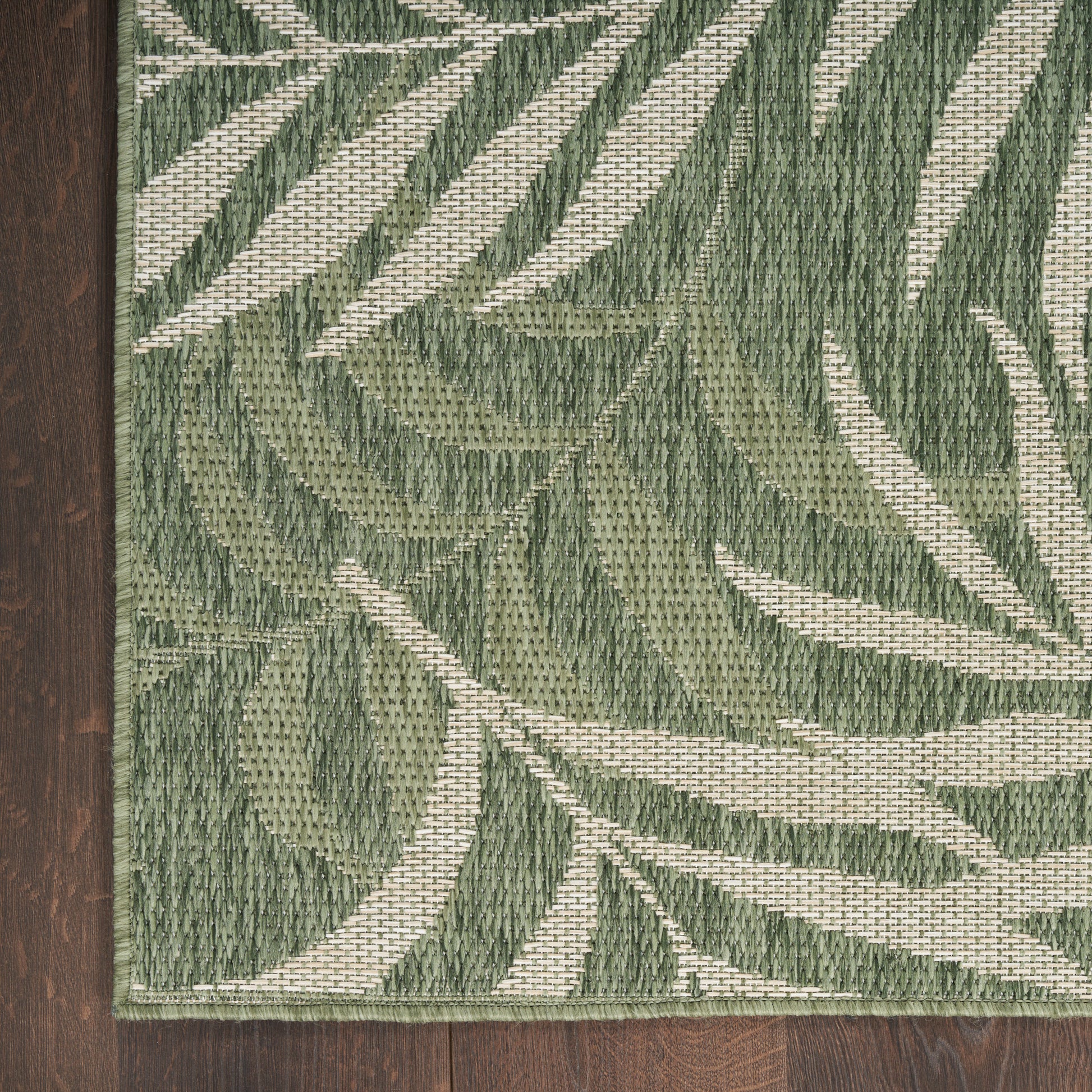 Nourison Home Garden Oasis  Green Ivory  Contemporary