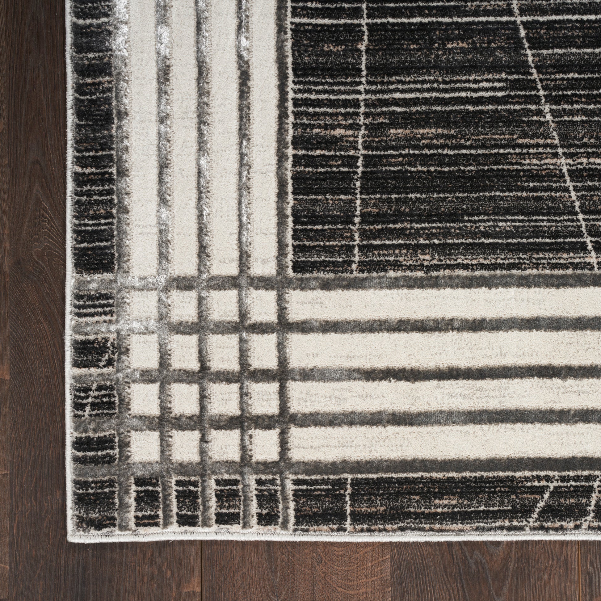 Nourison Home Desire  Charcoal Silver  Contemporary