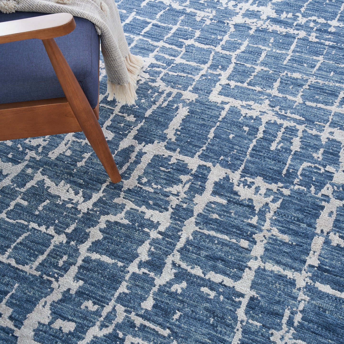 Nourison Home Luna  Blue Silver  Contemporary