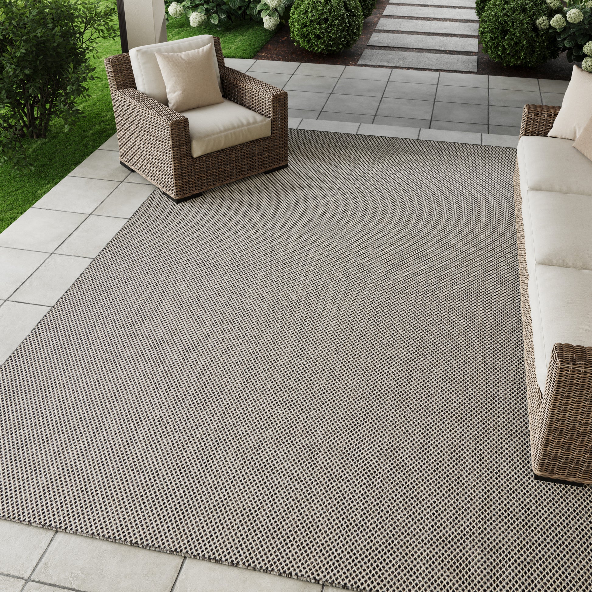 Nourison Home Courtyard  Ivory Charcoal  Contemporary
