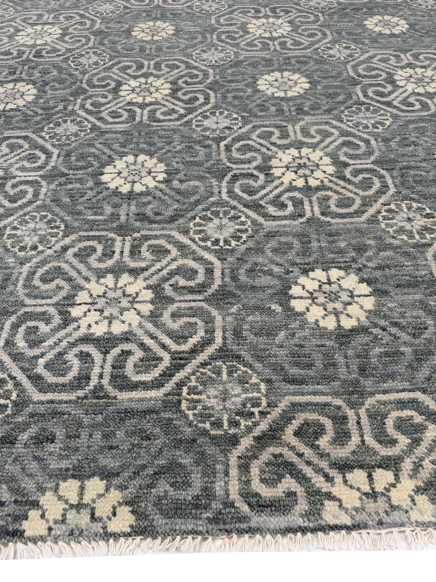 Artisan Samara Grey Transitional Knotted Rug