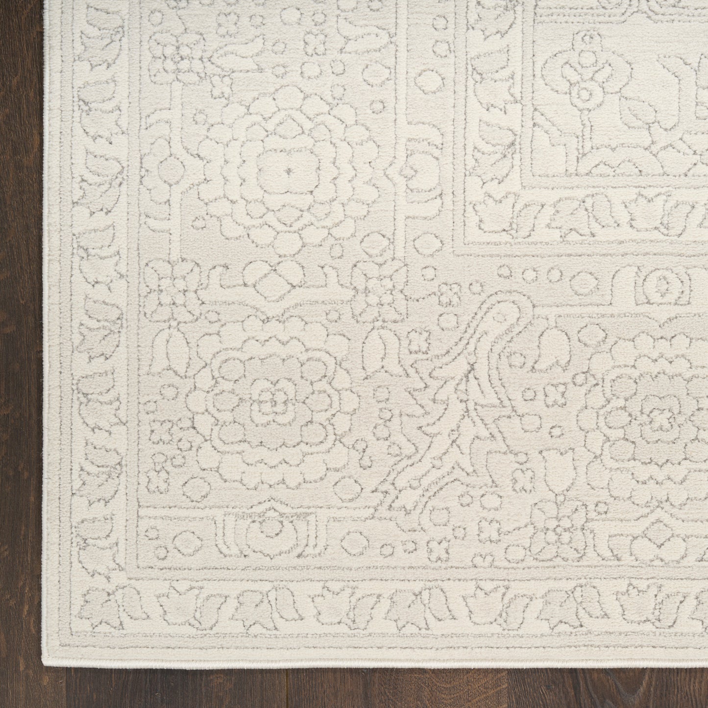 Nourison Home Grace  Ivory Light Grey  Traditional