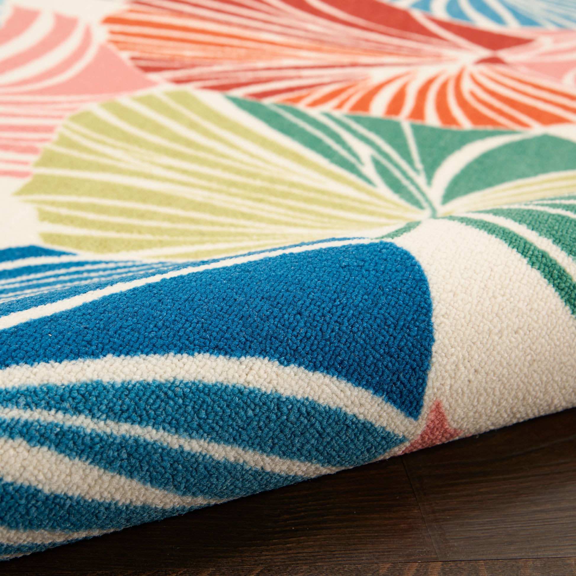 Waverly Sun N Shade  Multicolor  Contemporary