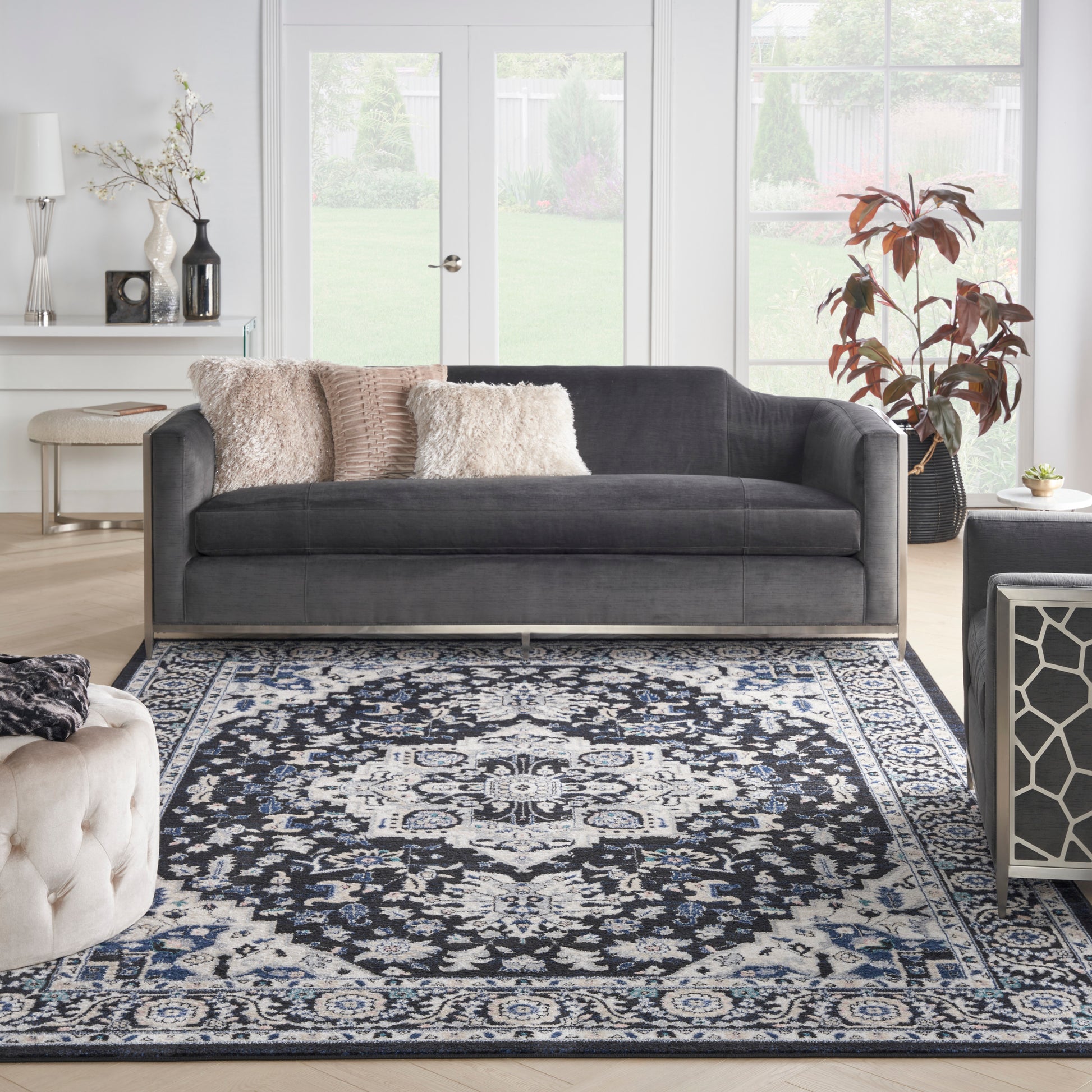 Nourison Home Passion  Black Ivory  Traditional