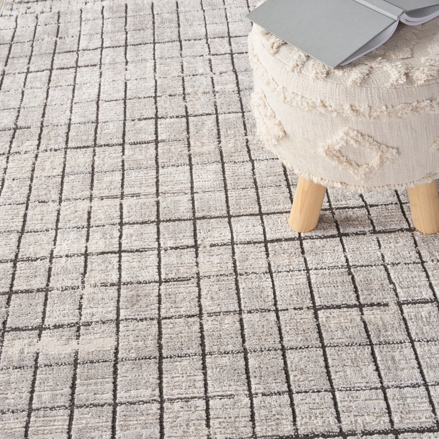 Nourison Home Quarry  Ivory Grey  Contemporary