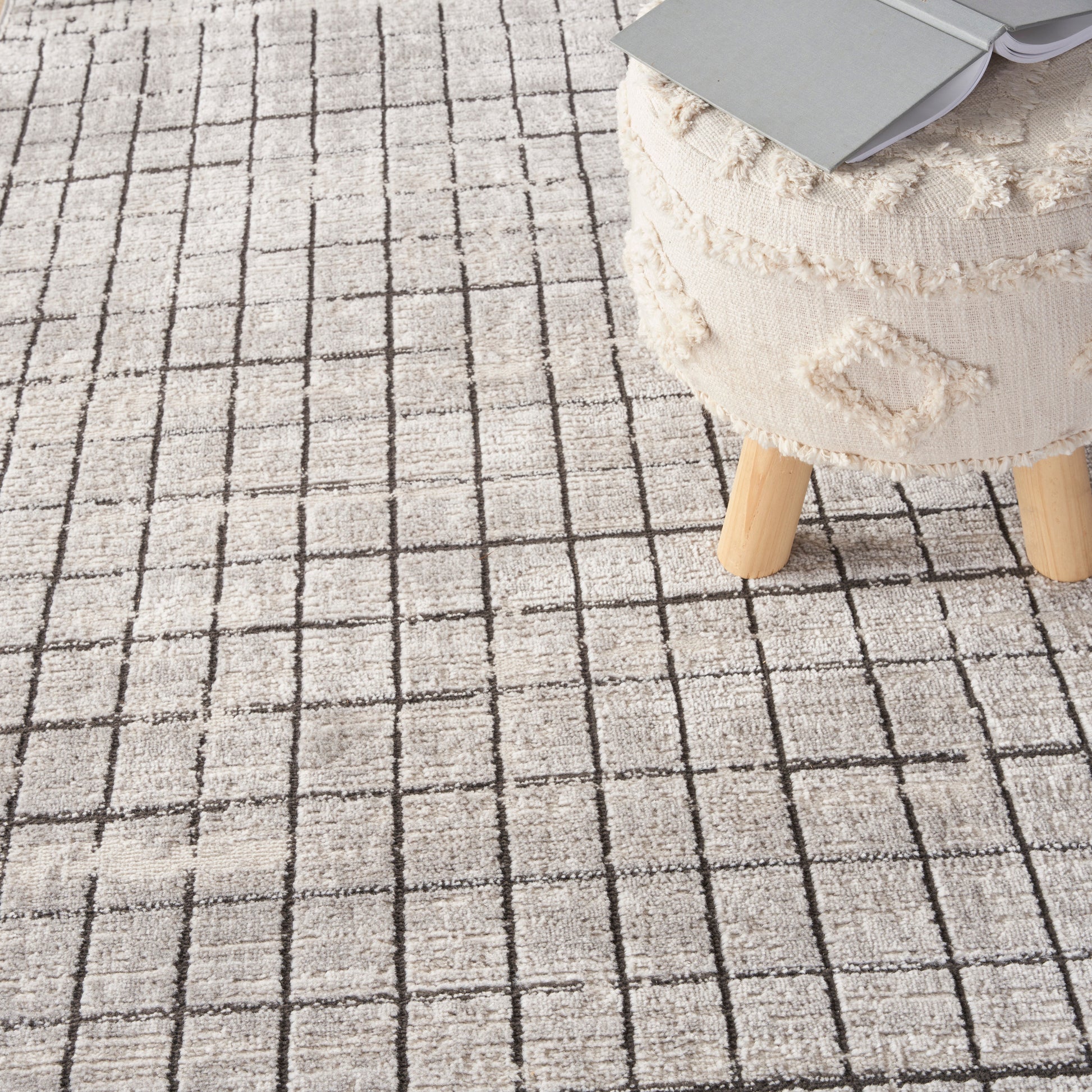 Nourison Home Quarry  Ivory Grey  Contemporary