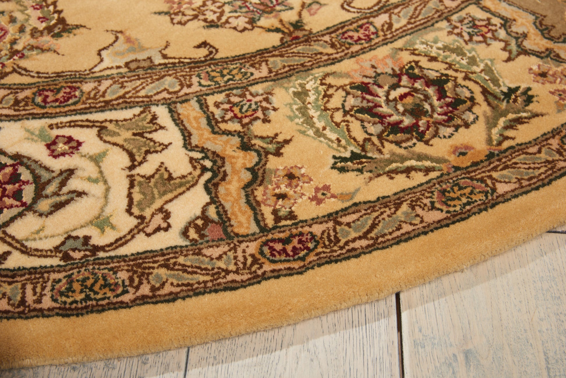 Nourison Home Nourison 2000  Beige  Traditional