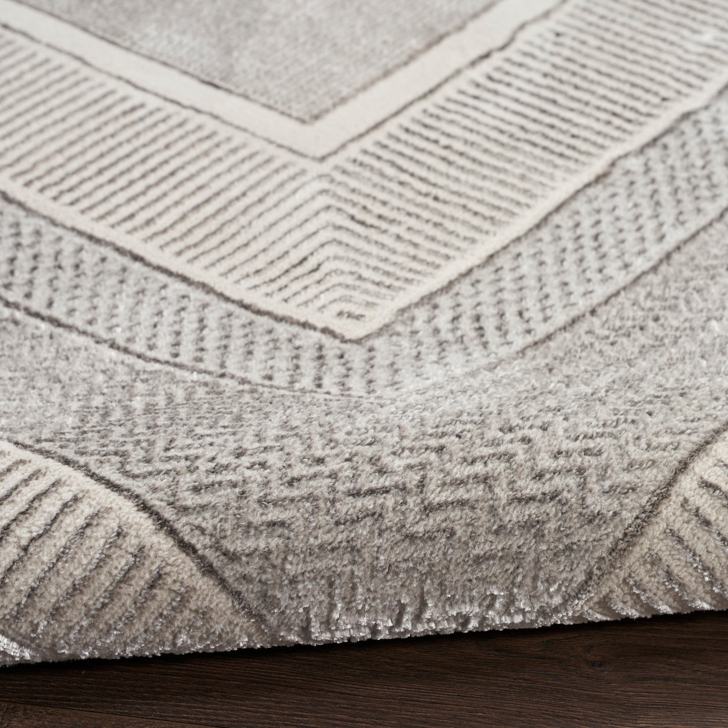 Nourison Home Glitz  Silver  Contemporary