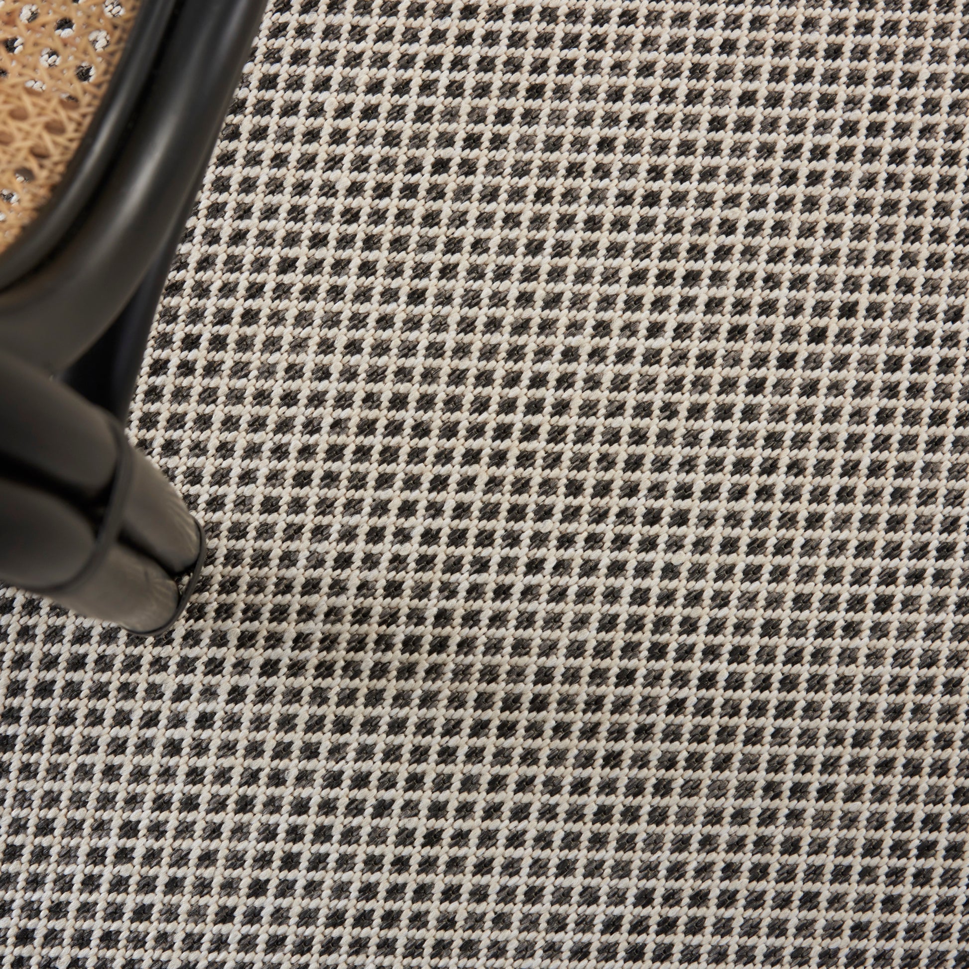 Nourison Home Courtyard  Ivory Charcoal  Contemporary