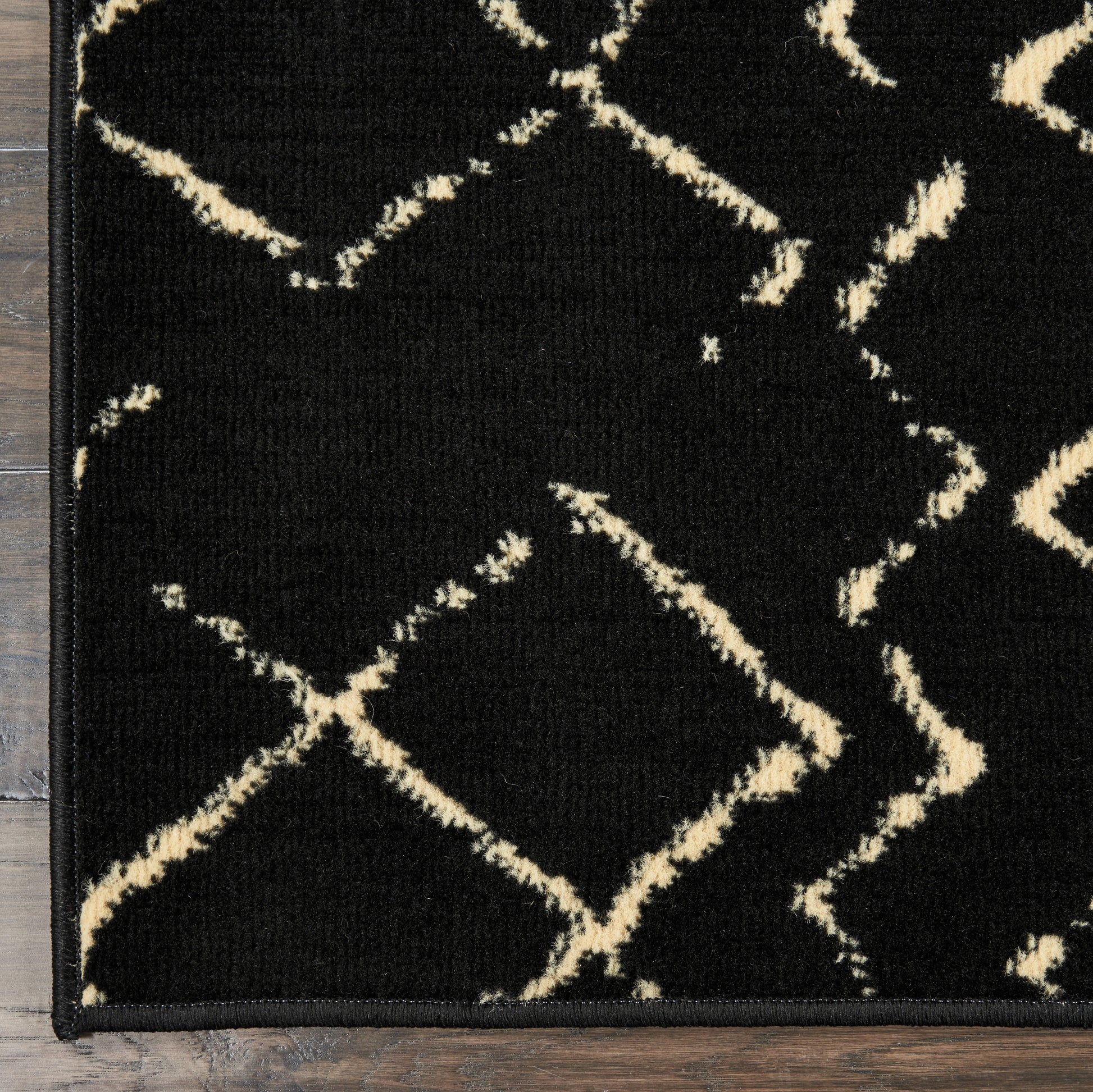 Nourison Home Grafix  Black  Contemporary