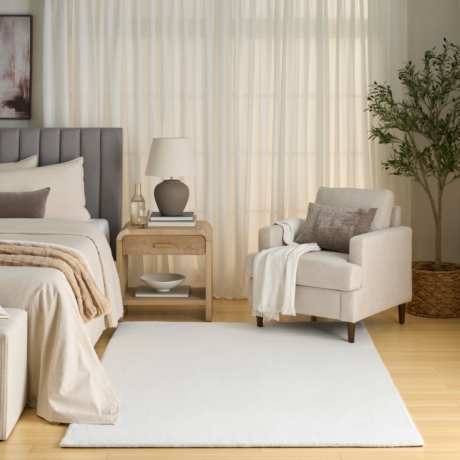 Nourison Home Soft Plush Rabbit Fur  White  Contemporary