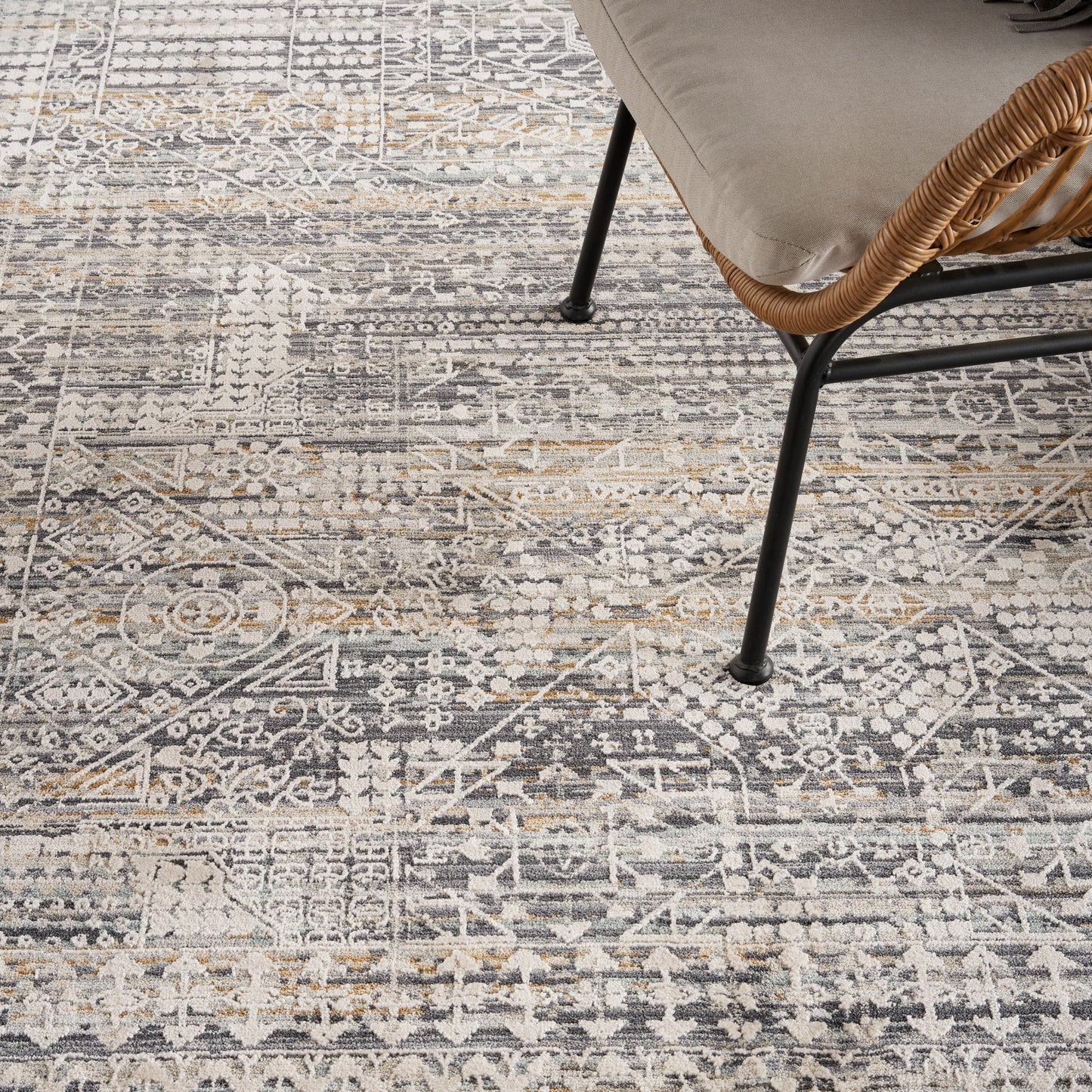 Nourison Home Lynx  Ivory Slate  Transitional