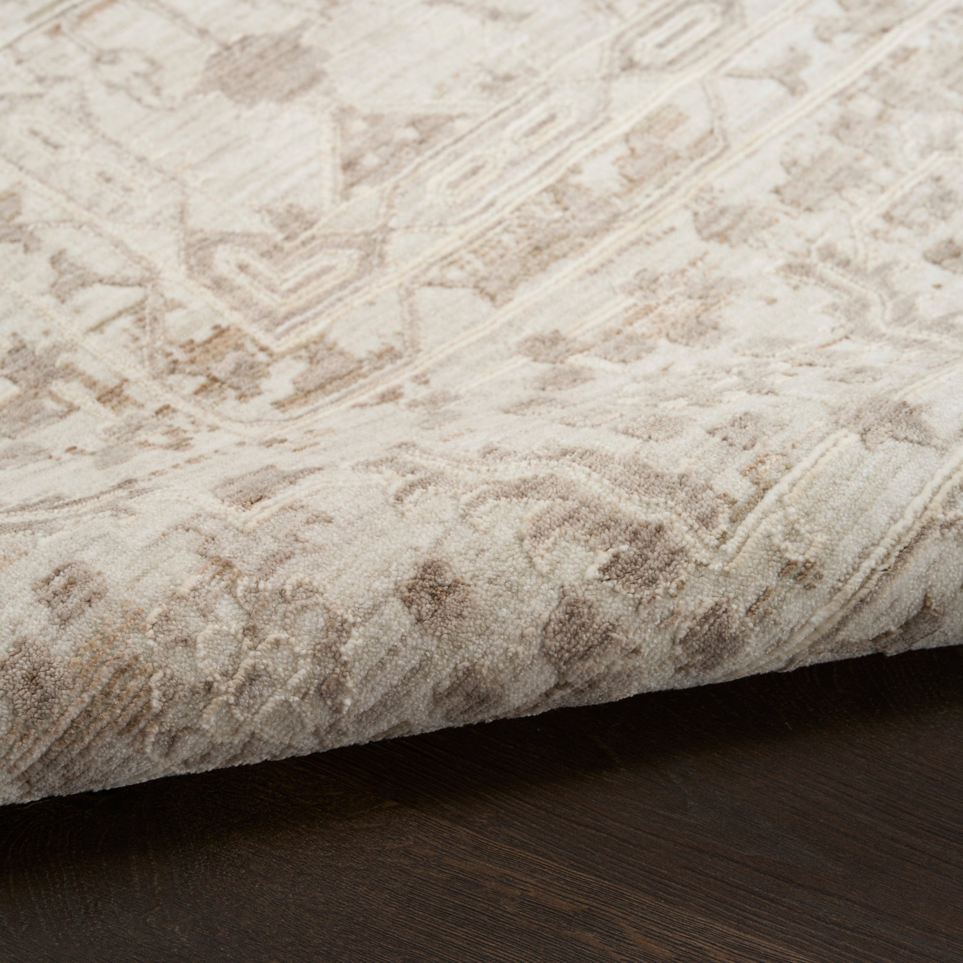 Nourison Home Shadows  Ivory Grey  Traditional