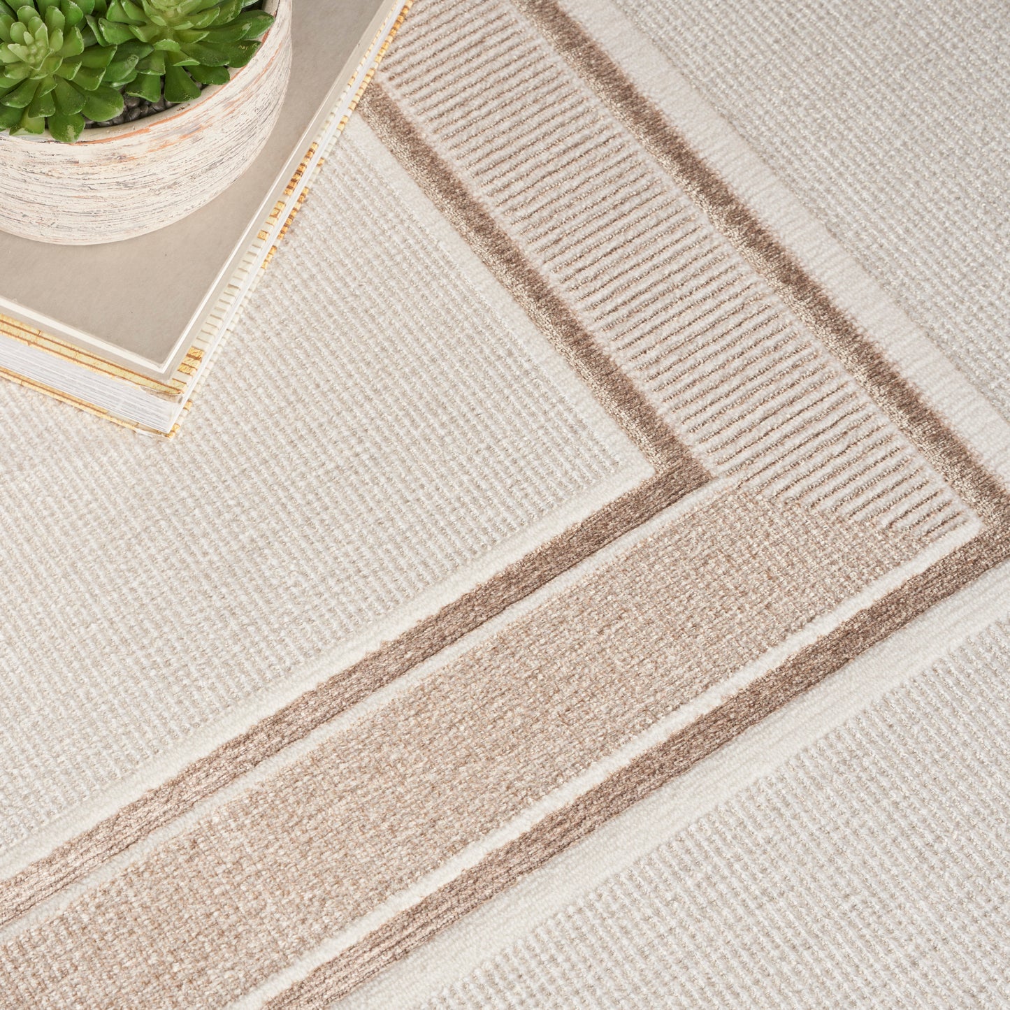 Nourison Home Glitz  Ivory Cream  Contemporary
